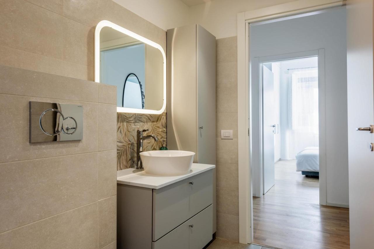 Spacious & Comfortable Apartment In Duomo By Easylife Milaan Buitenkant foto